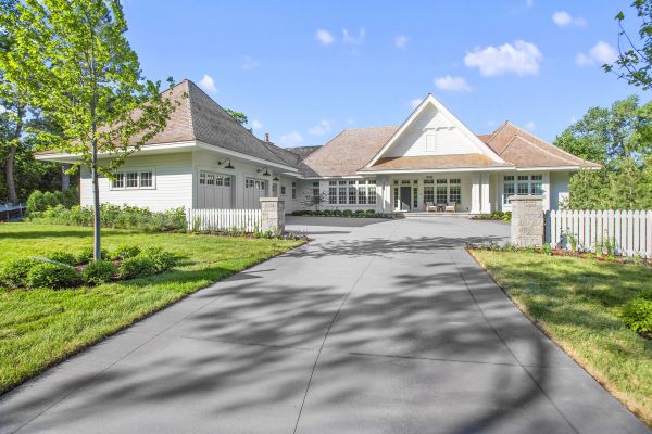Cost of Driveway Concreting in Eagle